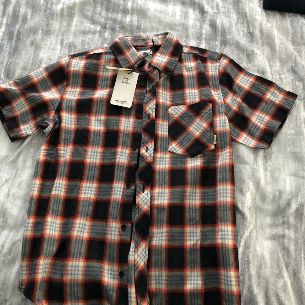 Element short sleeve button up